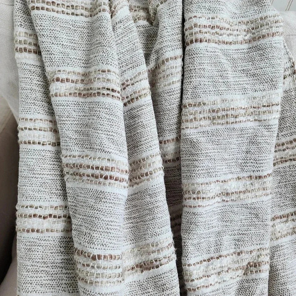 Celerie Kemble White & Gray Decorative Tapestry Mateo Throw India 50" x 60" - Picture 3 of 15